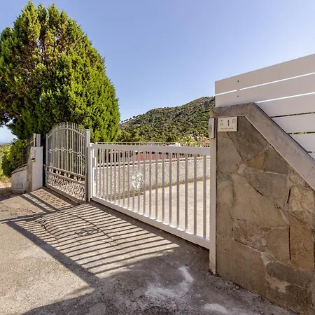 Le Pavoncelle * Pinus Village